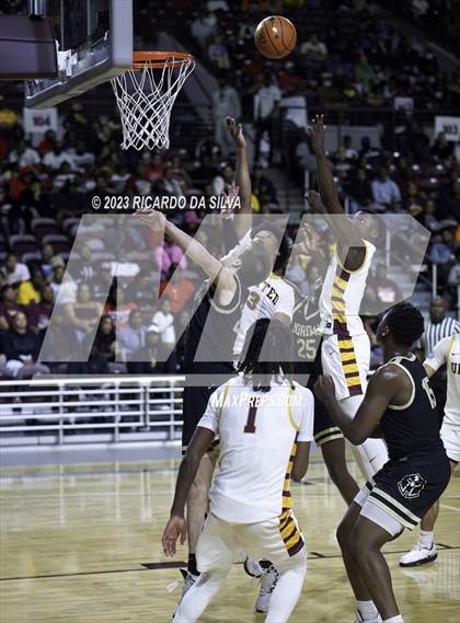 Thumbnail 1 in Jordan vs Beaumont United (UIL 6A Region 3 & 4 Regional Semifinal) photogallery.