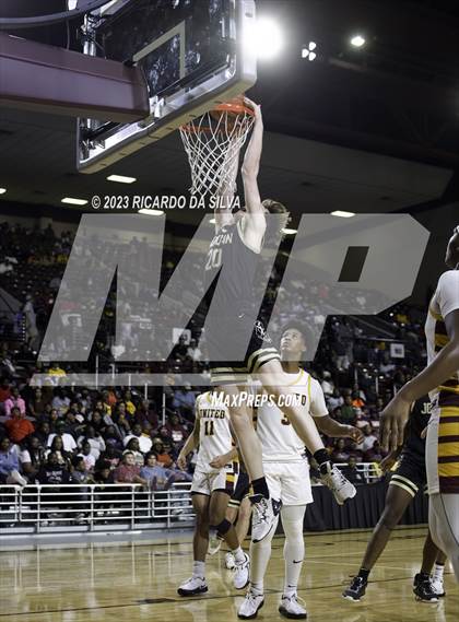 Thumbnail 3 in Jordan vs Beaumont United (UIL 6A Region 3 & 4 Regional Semifinal) photogallery.