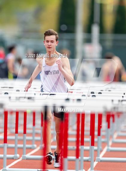 Thumbnail 2 in Harold Scott Invitational (100-Meter hurdles) photogallery.