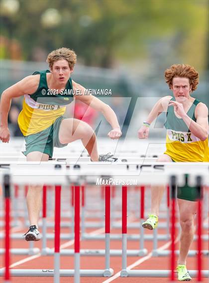 Thumbnail 1 in Harold Scott Invitational (100-Meter hurdles) photogallery.