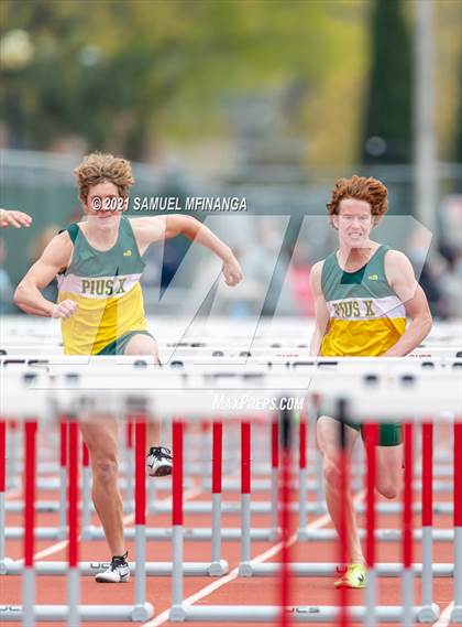 Thumbnail 1 in Harold Scott Invitational (100-Meter hurdles) photogallery.