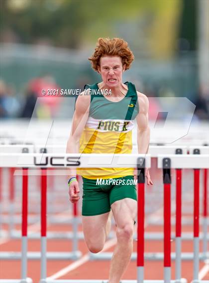 Thumbnail 3 in Harold Scott Invitational (100-Meter hurdles) photogallery.