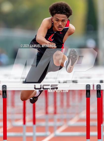 Thumbnail 3 in Harold Scott Invitational (100-Meter hurdles) photogallery.