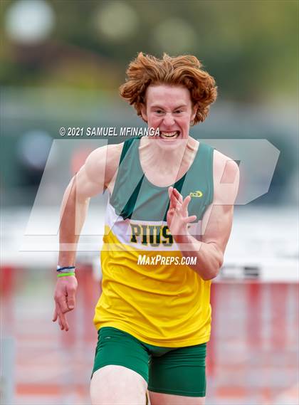 Thumbnail 2 in Harold Scott Invitational (100-Meter hurdles) photogallery.
