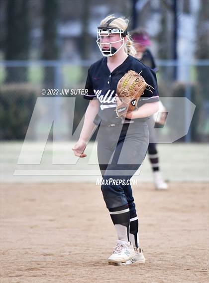 Thumbnail 1 in Lake Creek vs Waller (Brenham Tournament) photogallery.
