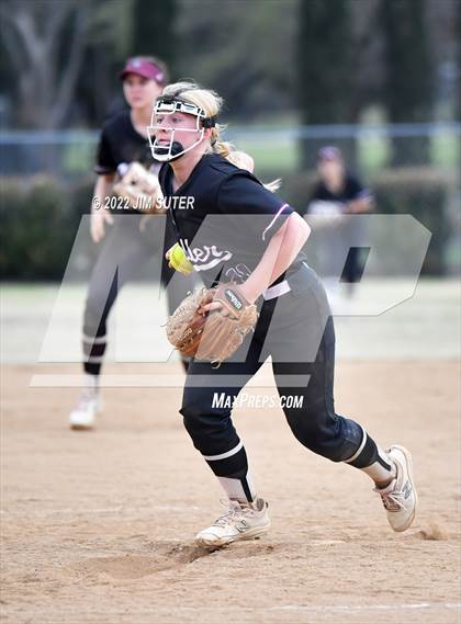 Thumbnail 2 in Lake Creek vs Waller (Brenham Tournament) photogallery.