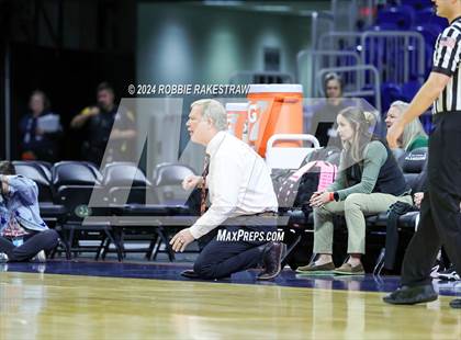 Thumbnail 3 in Valley vs. Neches (UIL 1A Basketball Semifinal) photogallery.