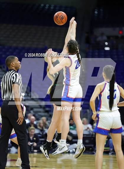 Thumbnail 1 in Valley vs. Neches (UIL 1A Basketball Semifinal) photogallery.