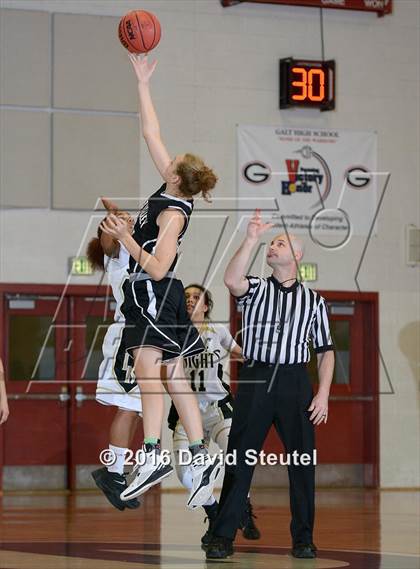 Thumbnail 1 in River Valley vs. Rio Linda (CIF SJS D3 Playoff) photogallery.