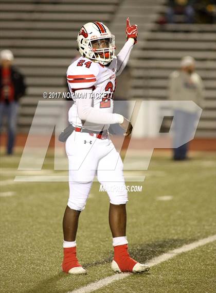 Thumbnail 1 in Bishop Carroll vs. Maize (KSHSAA 5A Quarterfinal) photogallery.