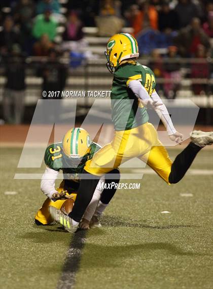 Thumbnail 2 in Bishop Carroll vs. Maize (KSHSAA 5A Quarterfinal) photogallery.