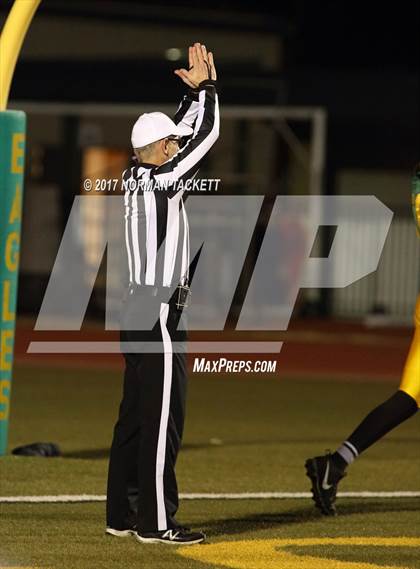 Thumbnail 1 in Bishop Carroll vs. Maize (KSHSAA 5A Quarterfinal) photogallery.