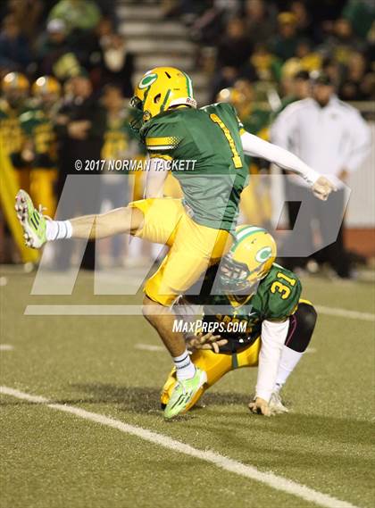 Thumbnail 3 in Bishop Carroll vs. Maize (KSHSAA 5A Quarterfinal) photogallery.