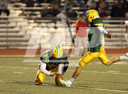 Thumbnail 3 in Bishop Carroll vs. Maize (KSHSAA 5A Quarterfinal) photogallery.