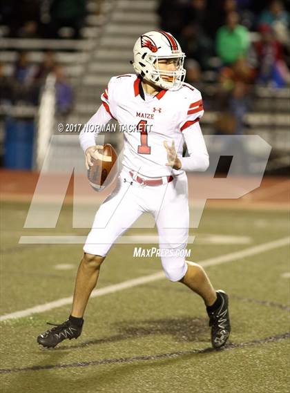 Thumbnail 2 in Bishop Carroll vs. Maize (KSHSAA 5A Quarterfinal) photogallery.