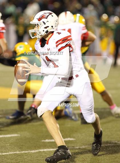 Thumbnail 3 in Bishop Carroll vs. Maize (KSHSAA 5A Quarterfinal) photogallery.
