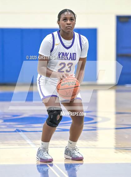 Thumbnail 3 in Kinkaid vs. Houston Christian photogallery.