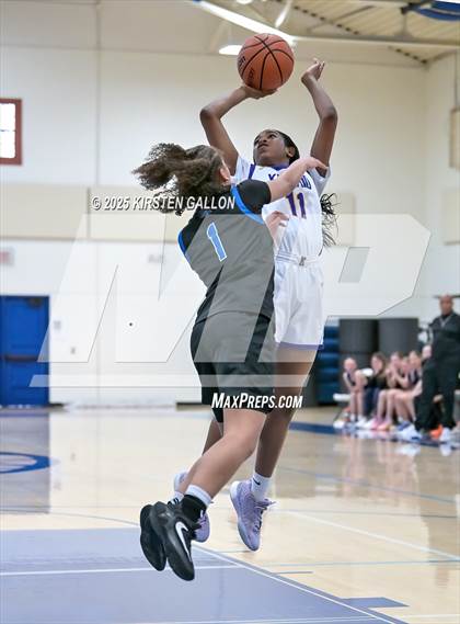 Thumbnail 1 in Kinkaid vs. Houston Christian photogallery.