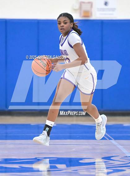 Thumbnail 3 in Kinkaid vs. Houston Christian photogallery.