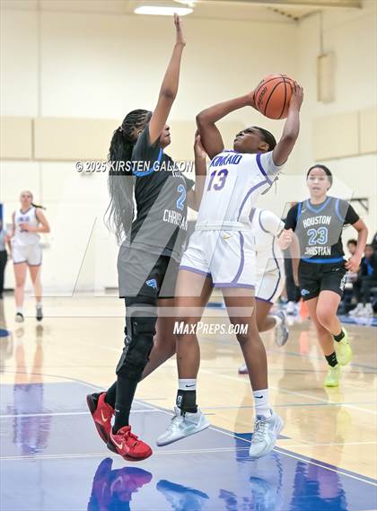 Thumbnail 3 in Kinkaid vs. Houston Christian photogallery.