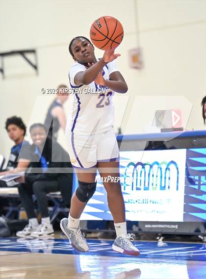 Thumbnail 2 in Kinkaid vs. Houston Christian photogallery.