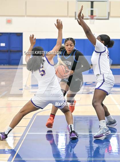 Thumbnail 1 in Kinkaid vs. Houston Christian photogallery.