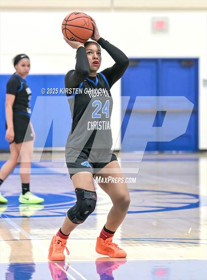 Thumbnail 3 in Kinkaid vs. Houston Christian photogallery.