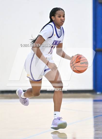 Thumbnail 1 in Kinkaid vs. Houston Christian photogallery.