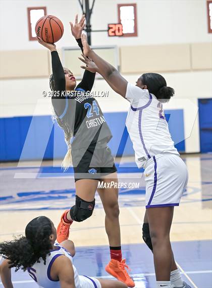 Thumbnail 1 in Kinkaid vs. Houston Christian photogallery.
