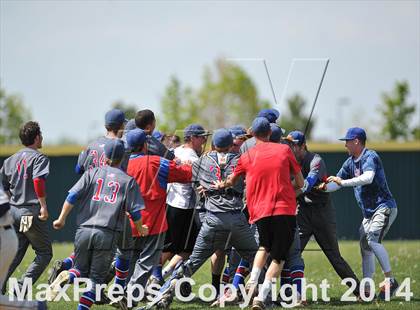 Thumbnail 3 in ThunderRidge vs. Cherry Creek (CHSAA 5A 3rd Round) photogallery.