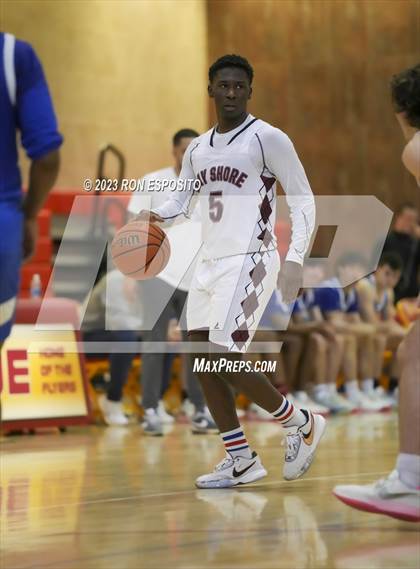 Thumbnail 2 in Bay Shore vs Portledge (Gary Charles Holiday Hoops Classic) photogallery.
