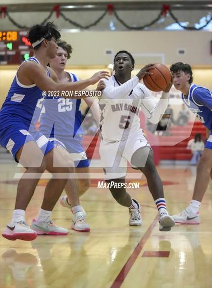 Thumbnail 1 in Bay Shore vs Portledge (Gary Charles Holiday Hoops Classic) photogallery.