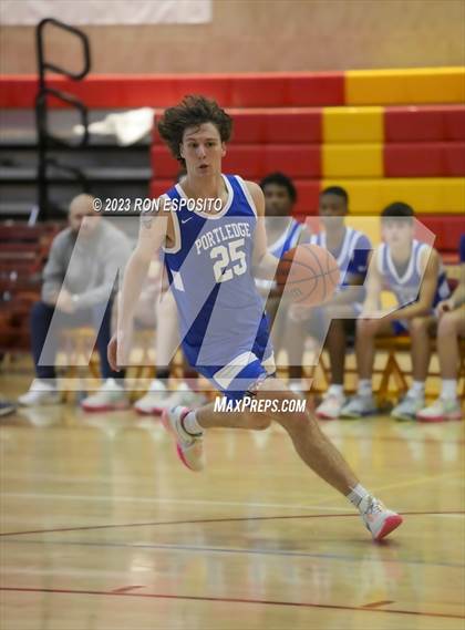 Thumbnail 3 in Bay Shore vs Portledge (Gary Charles Holiday Hoops Classic) photogallery.