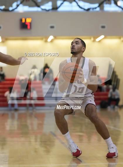Thumbnail 3 in Bay Shore vs Portledge (Gary Charles Holiday Hoops Classic) photogallery.
