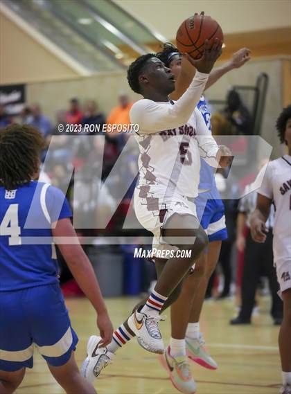 Thumbnail 1 in Bay Shore vs Portledge (Gary Charles Holiday Hoops Classic) photogallery.