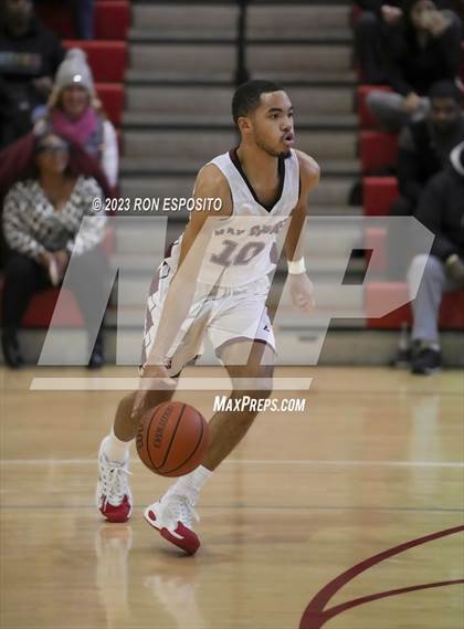 Thumbnail 2 in Bay Shore vs Portledge (Gary Charles Holiday Hoops Classic) photogallery.