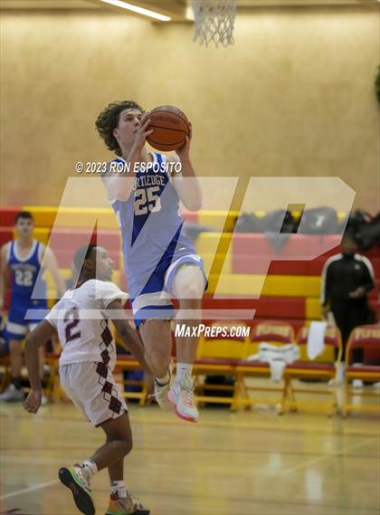 Thumbnail 1 in Bay Shore vs Portledge (Gary Charles Holiday Hoops Classic) photogallery.
