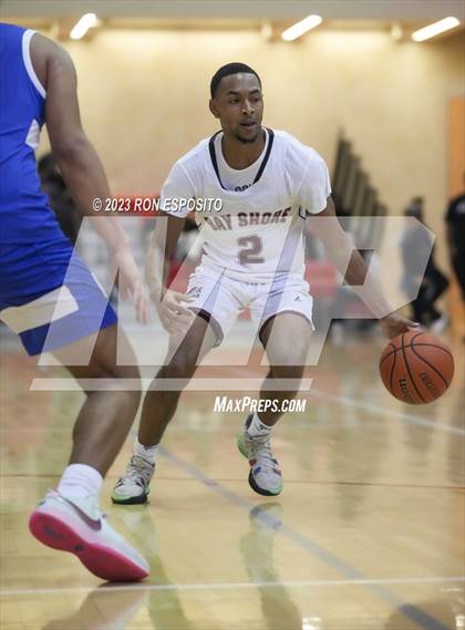 Thumbnail 2 in Bay Shore vs Portledge (Gary Charles Holiday Hoops Classic) photogallery.