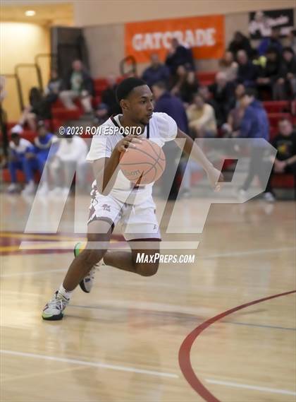 Thumbnail 2 in Bay Shore vs Portledge (Gary Charles Holiday Hoops Classic) photogallery.