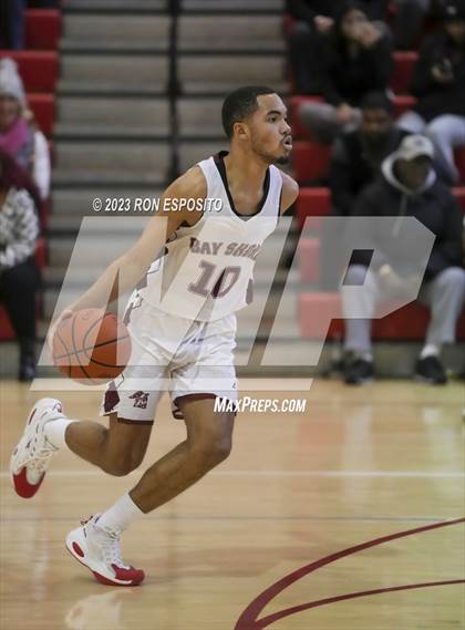 Thumbnail 3 in Bay Shore vs Portledge (Gary Charles Holiday Hoops Classic) photogallery.