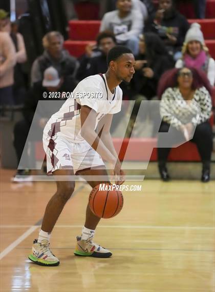 Thumbnail 2 in Bay Shore vs Portledge (Gary Charles Holiday Hoops Classic) photogallery.