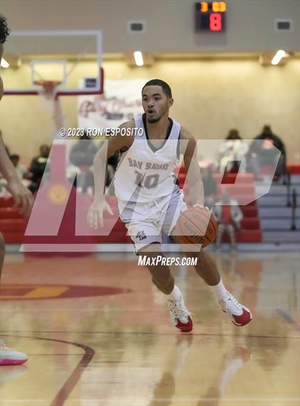 Thumbnail 1 in Bay Shore vs Portledge (Gary Charles Holiday Hoops Classic) photogallery.
