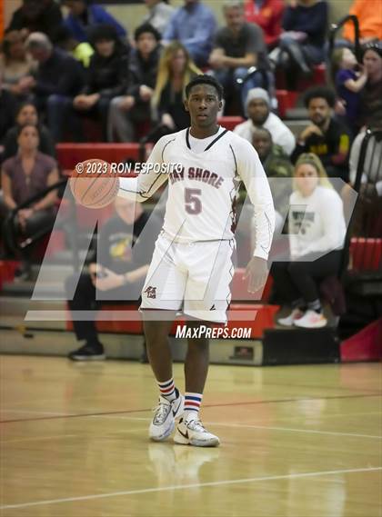 Thumbnail 2 in Bay Shore vs Portledge (Gary Charles Holiday Hoops Classic) photogallery.