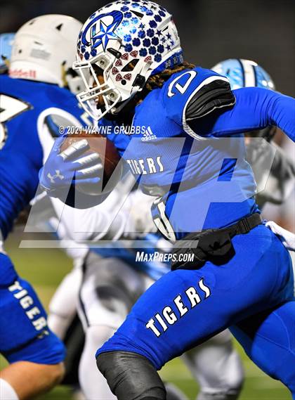 Thumbnail 3 in Daingerfield vs. West Rusk (UIL 3A Region Semifinal Playoff) photogallery.