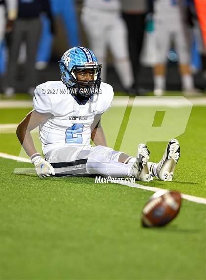 Thumbnail 3 in Daingerfield vs. West Rusk (UIL 3A Region Semifinal Playoff) photogallery.