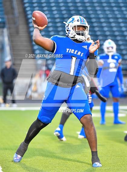 Thumbnail 2 in Daingerfield vs. West Rusk (UIL 3A Region Semifinal Playoff) photogallery.