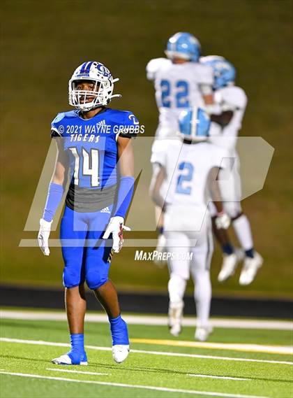 Thumbnail 2 in Daingerfield vs. West Rusk (UIL 3A Region Semifinal Playoff) photogallery.