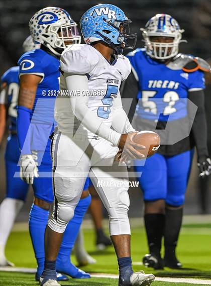 Thumbnail 2 in Daingerfield vs. West Rusk (UIL 3A Region Semifinal Playoff) photogallery.