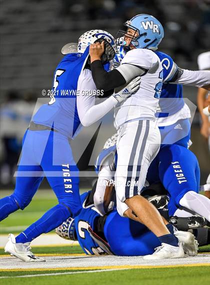 Thumbnail 1 in Daingerfield vs. West Rusk (UIL 3A Region Semifinal Playoff) photogallery.
