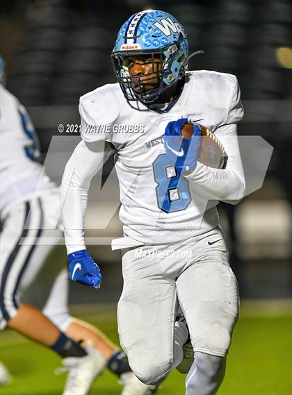 Thumbnail 3 in Daingerfield vs. West Rusk (UIL 3A Region Semifinal Playoff) photogallery.